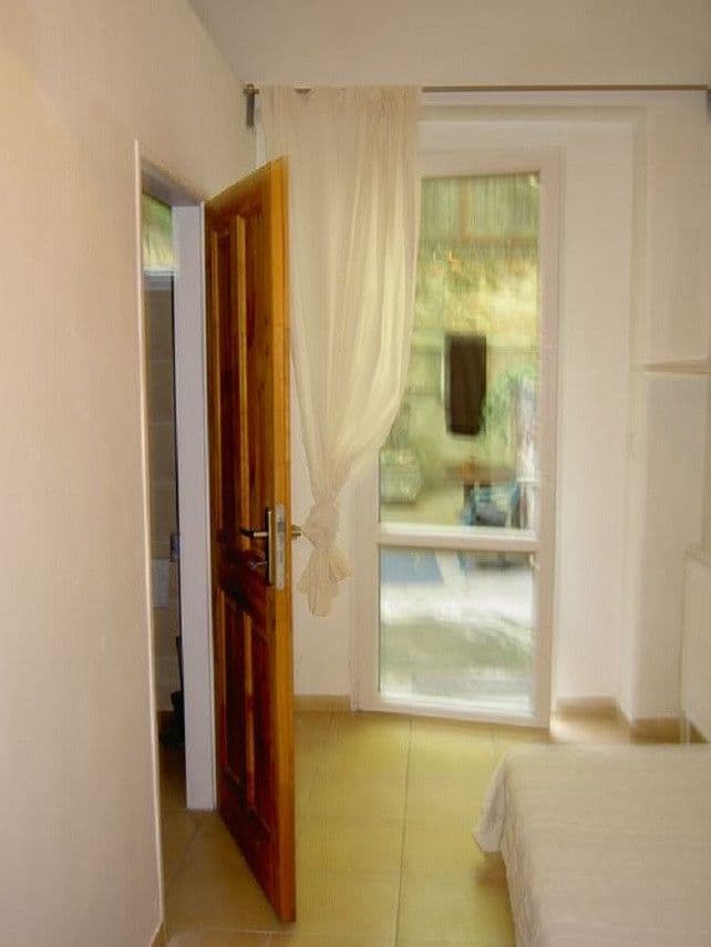 Prenájom bytu 1-izbový 16 m², Jedlíkova, Bratislava - mestská časť Staré Mesto, Bratislavský kraj Prenájom bytu 1-izbový 16 m², Jedlíkova, Bratislava - mestská časť Staré Mesto, Bratislavský kraj