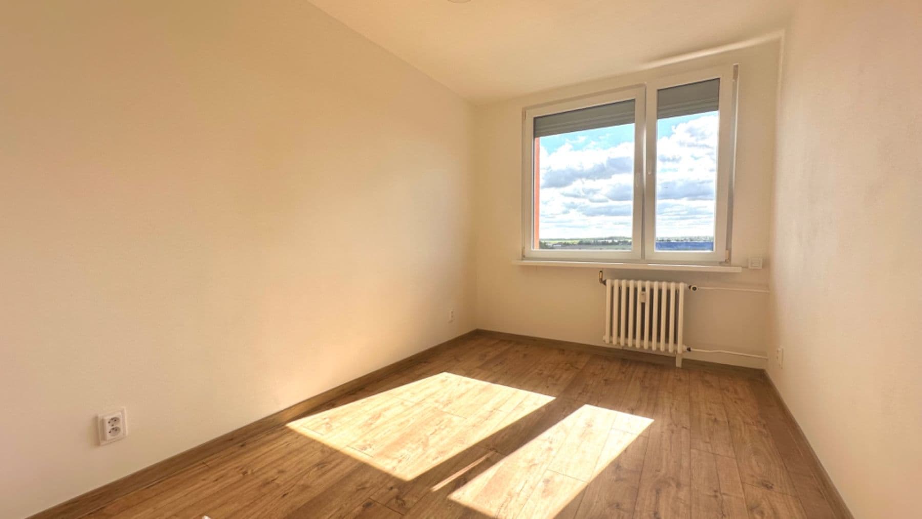 Predaj bytu 2-izbový 40 m², Na růžovém poli, Kladno, Středočeský kraj Predaj bytu 2-izbový 40 m², Na růžovém poli, Kladno, Středočeský kraj