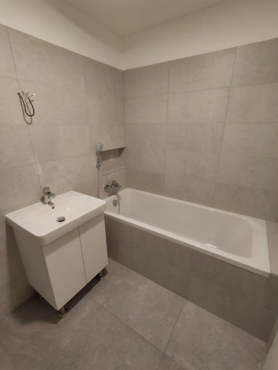 Prenájom bytu 2-izbový 61 m², Bohuslava Martinů, Brno, Jihomoravský kraj Prenájom bytu 2-izbový 61 m², Bohuslava Martinů, Brno, Jihomoravský kraj