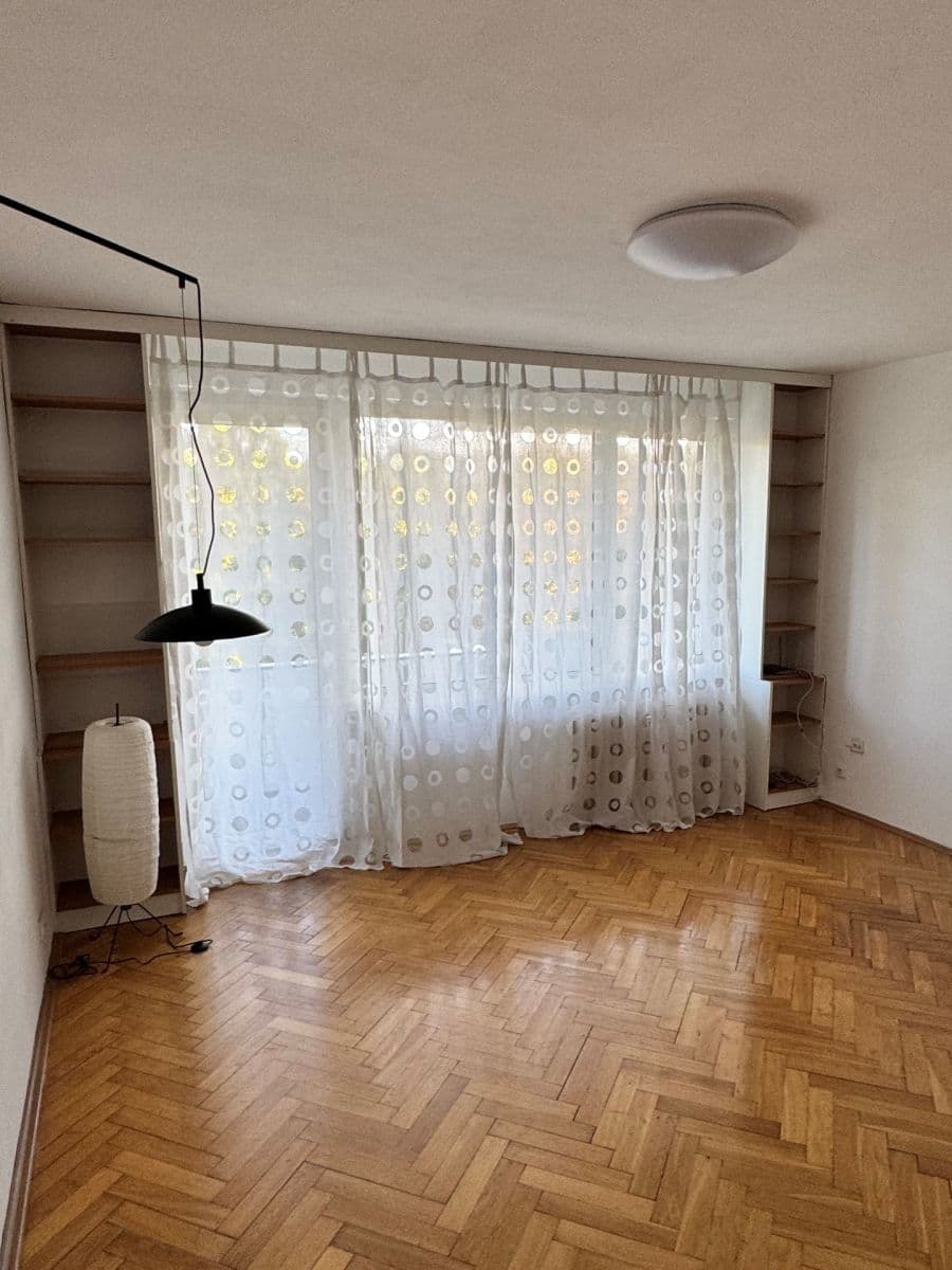 Prenájom bytu 2-izbový 43 m², Evropská, Praha, Praha Prenájom bytu 2-izbový 43 m², Evropská, Praha, Praha