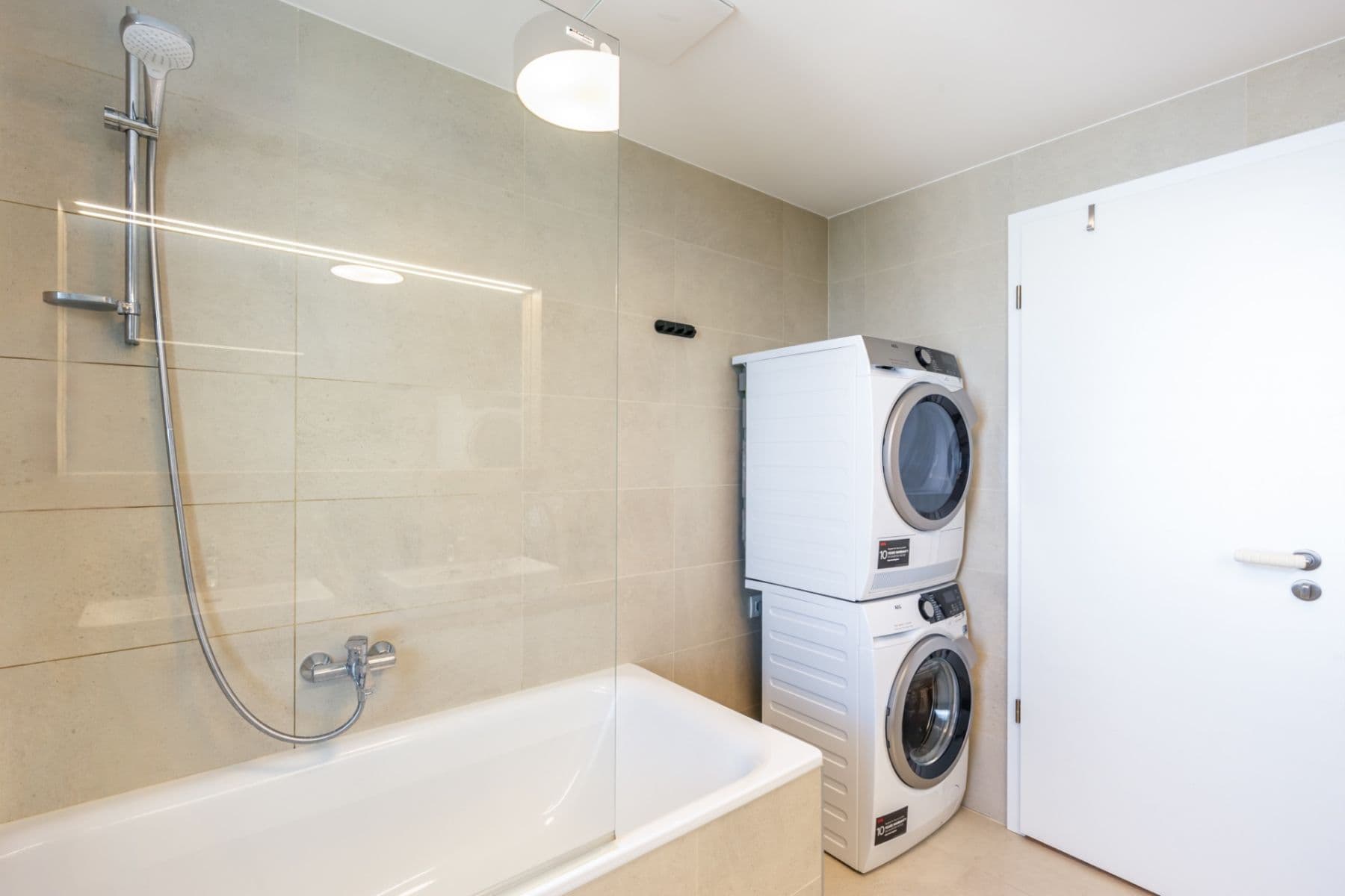 Predaj bytu 3-izbový 76 m², Hněvotínská, Olomouc, Olomoucký kraj Predaj bytu 3-izbový 76 m², Hněvotínská, Olomouc, Olomoucký kraj