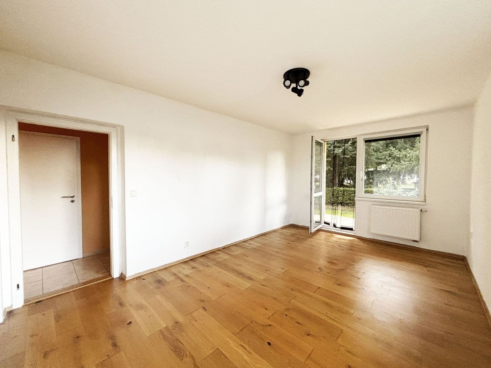 Prenájom bytu 3-izbový 80 m², Semice, Středočeský kraj Prenájom bytu 3-izbový 80 m², Semice, Středočeský kraj