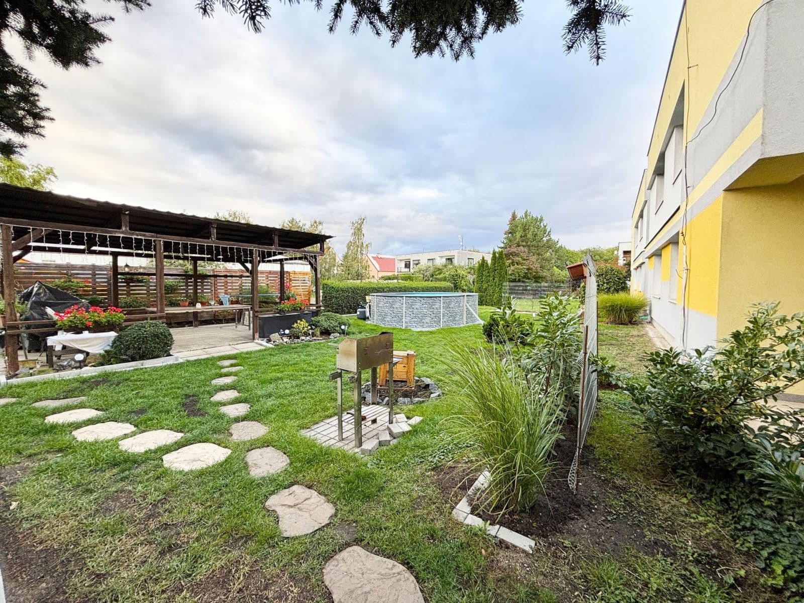 Prenájom bytu 3-izbový 80 m², Semice, Středočeský kraj Prenájom bytu 3-izbový 80 m², Semice, Středočeský kraj