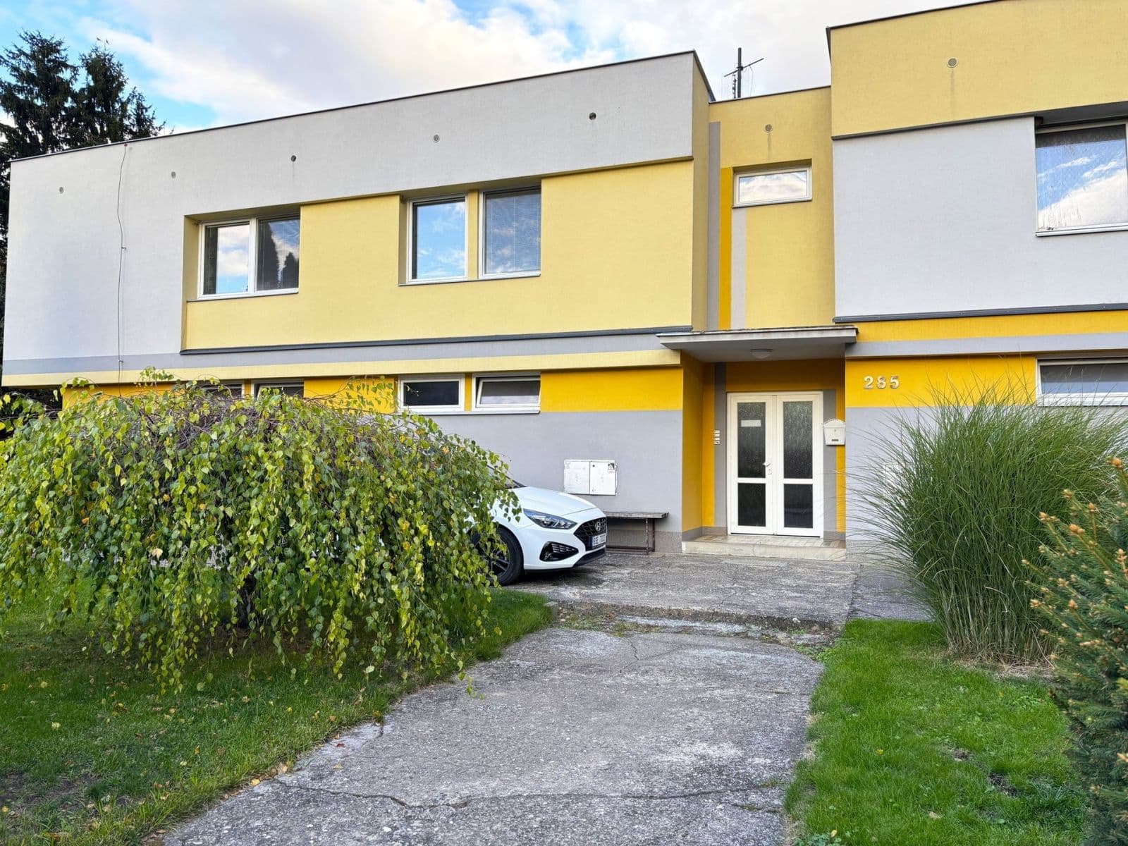Prenájom bytu 3-izbový 80 m², Semice, Středočeský kraj Prenájom bytu 3-izbový 80 m², Semice, Středočeský kraj