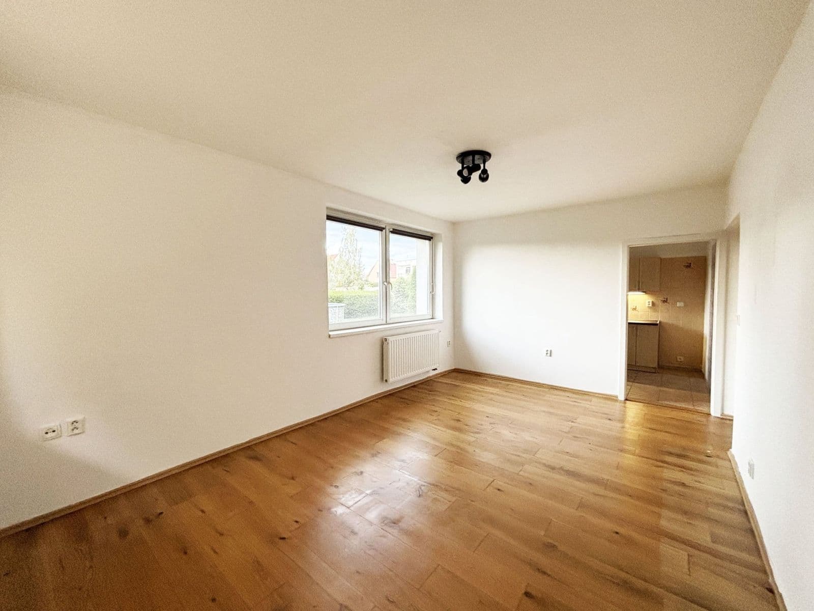 Prenájom bytu 3-izbový 80 m², Semice, Středočeský kraj Prenájom bytu 3-izbový 80 m², Semice, Středočeský kraj