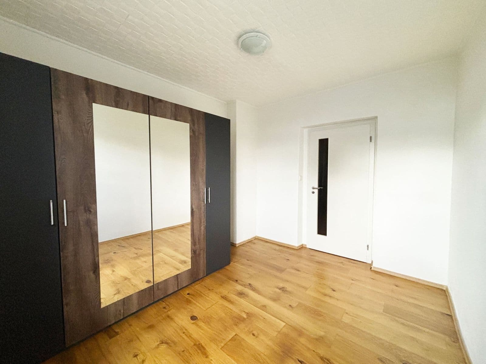 Prenájom bytu 3-izbový 80 m², Semice, Středočeský kraj Prenájom bytu 3-izbový 80 m², Semice, Středočeský kraj