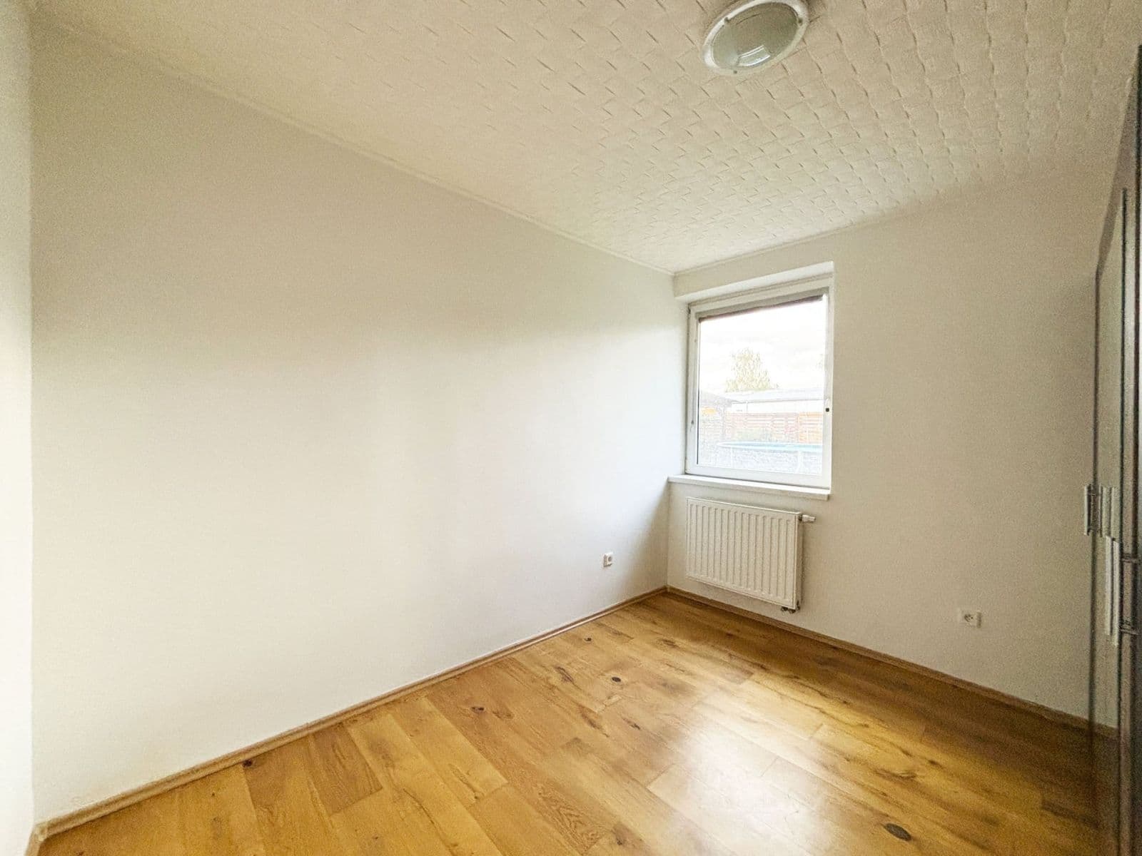 Prenájom bytu 3-izbový 80 m², Semice, Středočeský kraj Prenájom bytu 3-izbový 80 m², Semice, Středočeský kraj