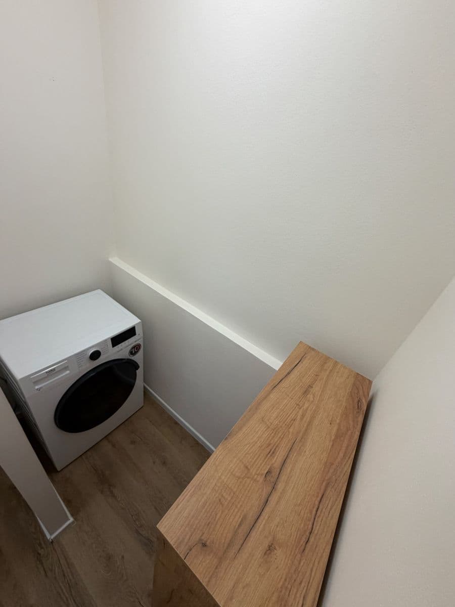 Predaj bytu 2-izbový 31 m², Matúškova, Praha, Praha Predaj bytu 2-izbový 31 m², Matúškova, Praha, Praha