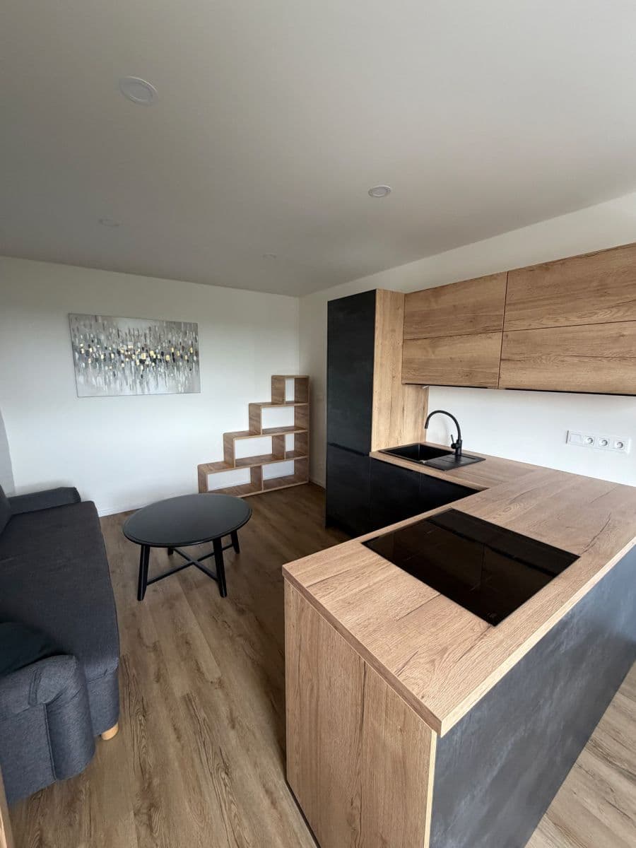 Predaj bytu 2-izbový 31 m², Matúškova, Praha, Praha Predaj bytu 2-izbový 31 m², Matúškova, Praha, Praha