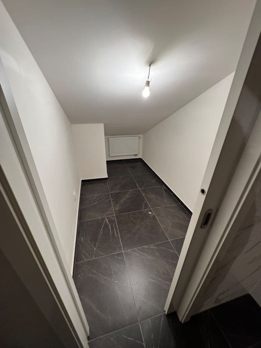 Prenájom bytu 2-izbový 85 m², Tyršova, Praha, Praha Prenájom bytu 2-izbový 85 m², Tyršova, Praha, Praha