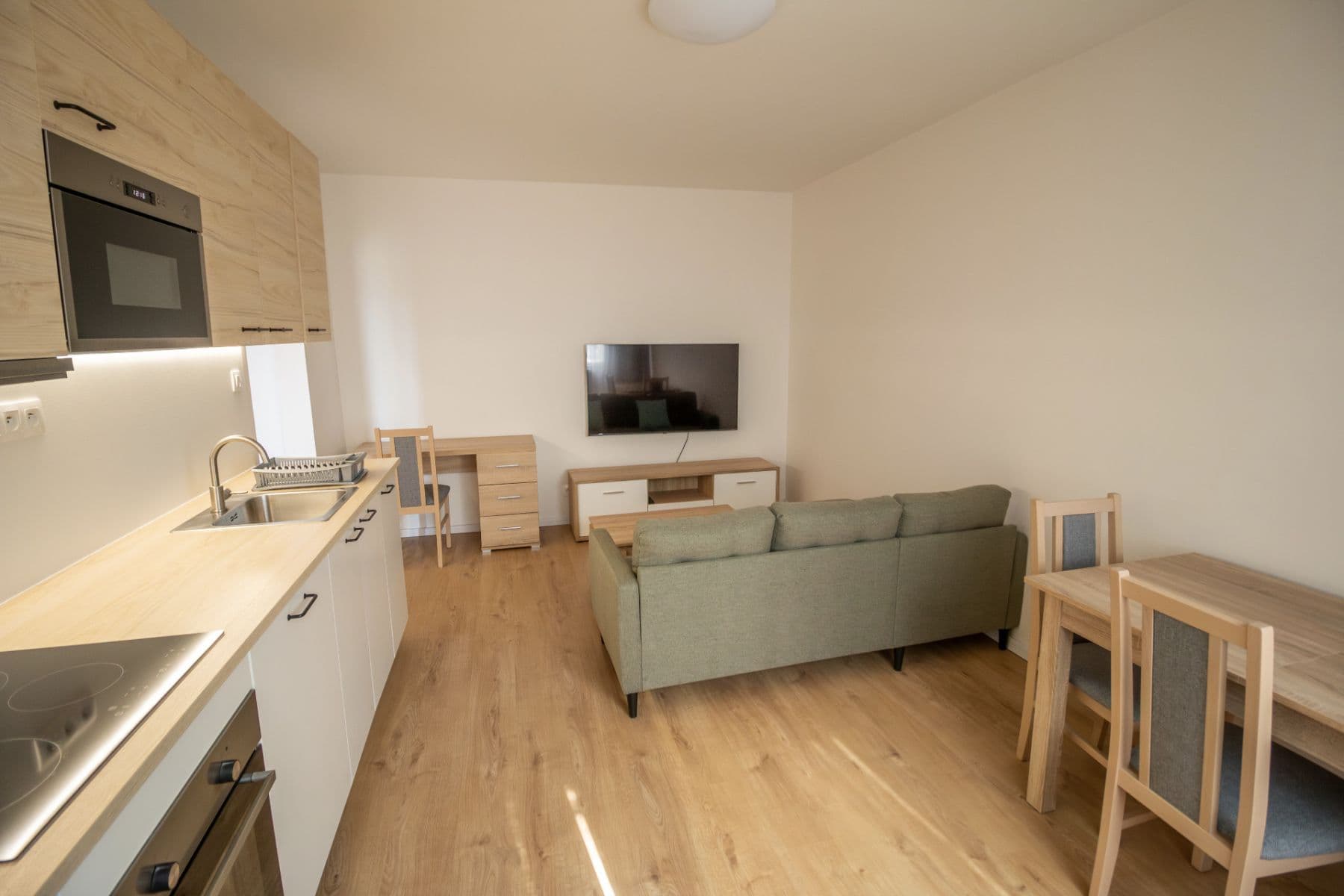 Prenájom bytu 2-izbový 37 m², Drobného, Dúbravka, Bratislavský kraj Prenájom bytu 2-izbový 37 m², Drobného, Dúbravka, Bratislavský kraj