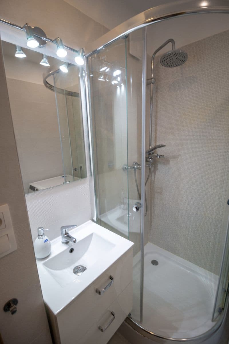 Prenájom bytu 2-izbový 37 m², Drobného, Dúbravka, Bratislavský kraj Prenájom bytu 2-izbový 37 m², Drobného, Dúbravka, Bratislavský kraj
