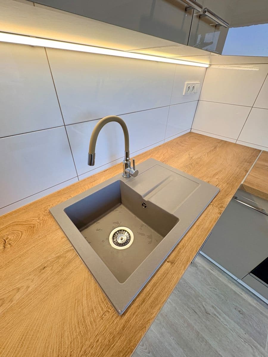 Prenájom bytu 2-izbový 40 m², Kutnohorská, Česká Lípa, Liberecký kraj Prenájom bytu 2-izbový 40 m², Kutnohorská, Česká Lípa, Liberecký kraj