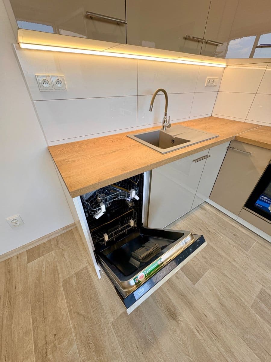 Prenájom bytu 2-izbový 40 m², Kutnohorská, Česká Lípa, Liberecký kraj Prenájom bytu 2-izbový 40 m², Kutnohorská, Česká Lípa, Liberecký kraj
