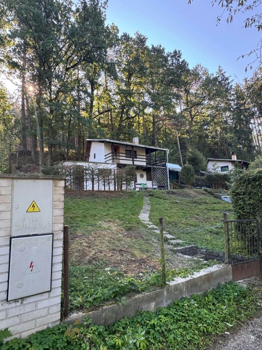 Predaj rekreačného objektu 17 m², pozemok 389 m², Bystřice, Středočeský kraj Predaj rekreačného objektu 17 m², pozemok 389 m², Bystřice, Středočeský kraj