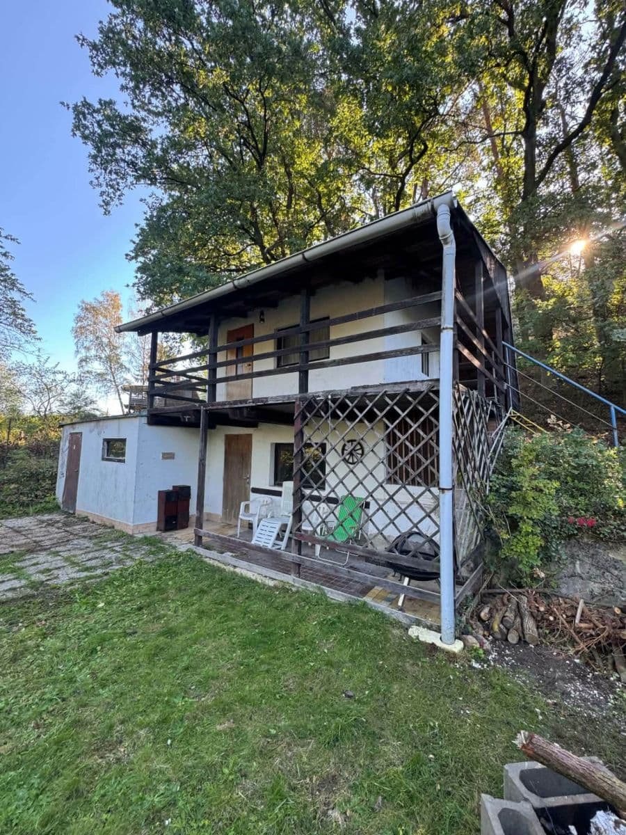 Predaj rekreačného objektu 17 m², pozemok 389 m², Bystřice, Středočeský kraj Predaj rekreačného objektu 17 m², pozemok 389 m², Bystřice, Středočeský kraj