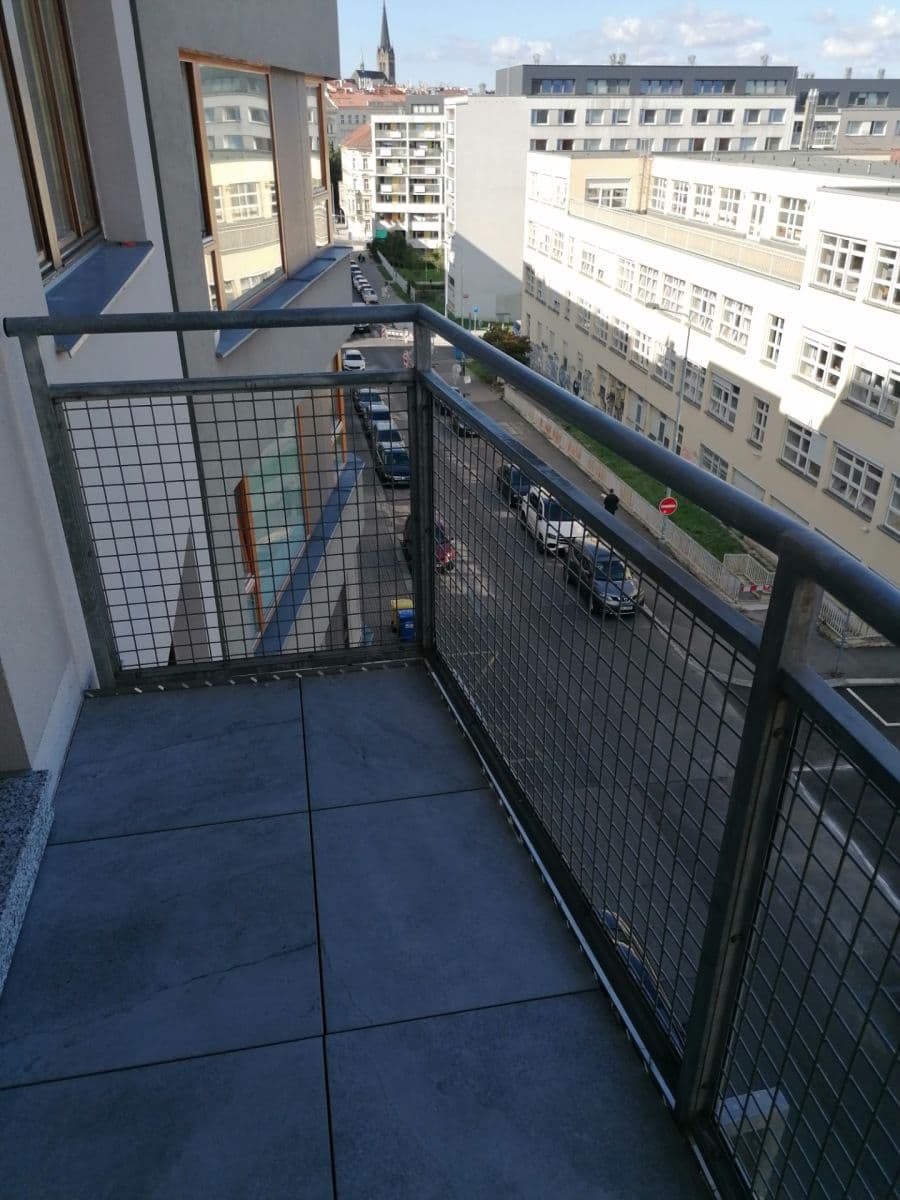 Prenájom bytu 2-izbový 59 m², Jeseniova, Praha, Praha Prenájom bytu 2-izbový 59 m², Jeseniova, Praha, Praha