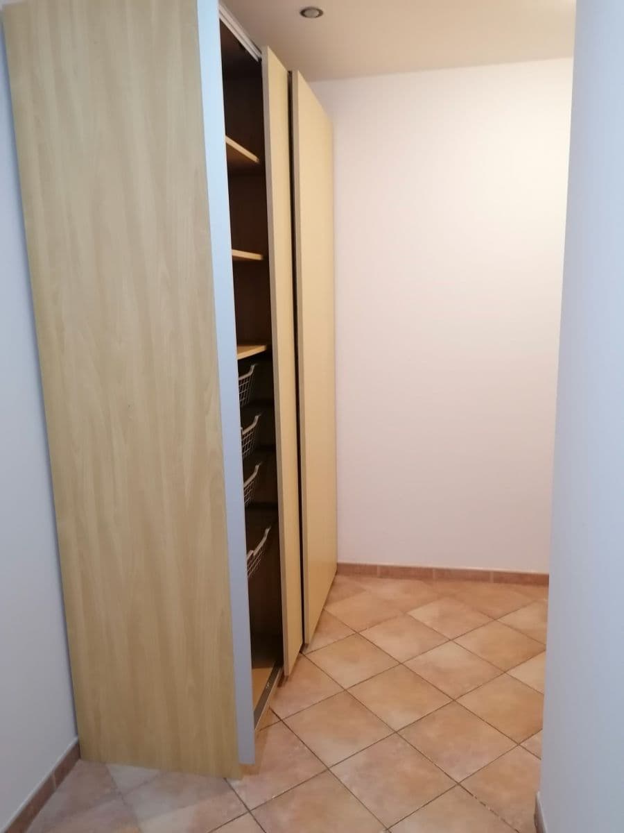 Prenájom bytu 2-izbový 59 m², Jeseniova, Praha, Praha Prenájom bytu 2-izbový 59 m², Jeseniova, Praha, Praha