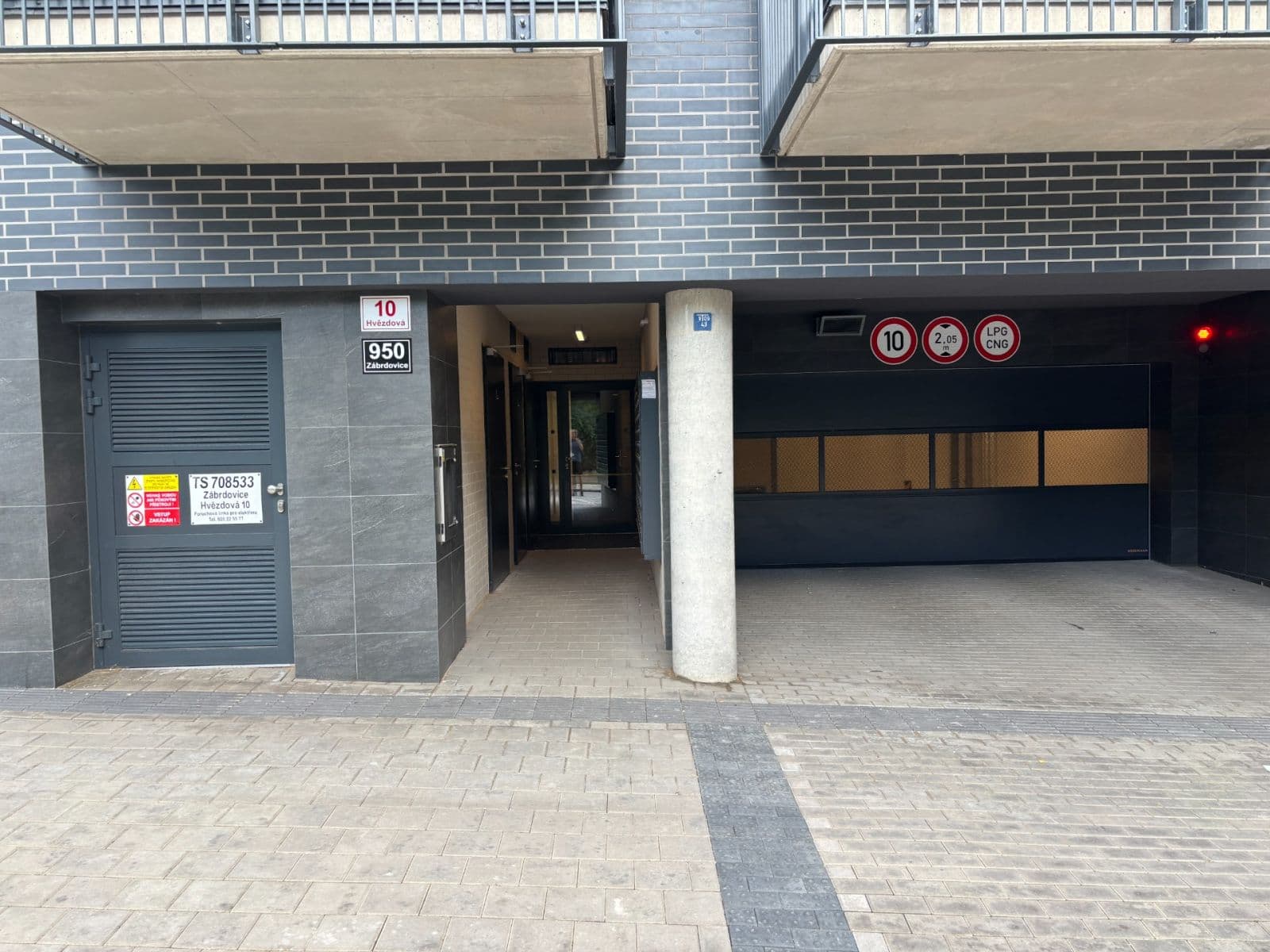 Prenájom garáže 13 m², Hvězdová, Brno, Jihomoravský kraj Prenájom garáže 13 m², Hvězdová, Brno, Jihomoravský kraj