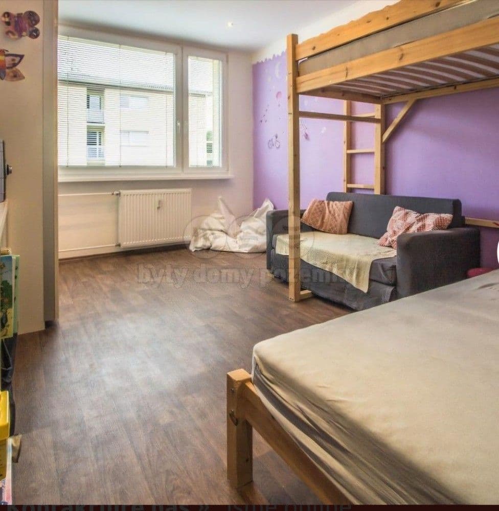 Prenájom bytu 4-izbový 70 m², V Lázních, Jesenice, Středočeský kraj Prenájom bytu 4-izbový 70 m², V Lázních, Jesenice, Středočeský kraj