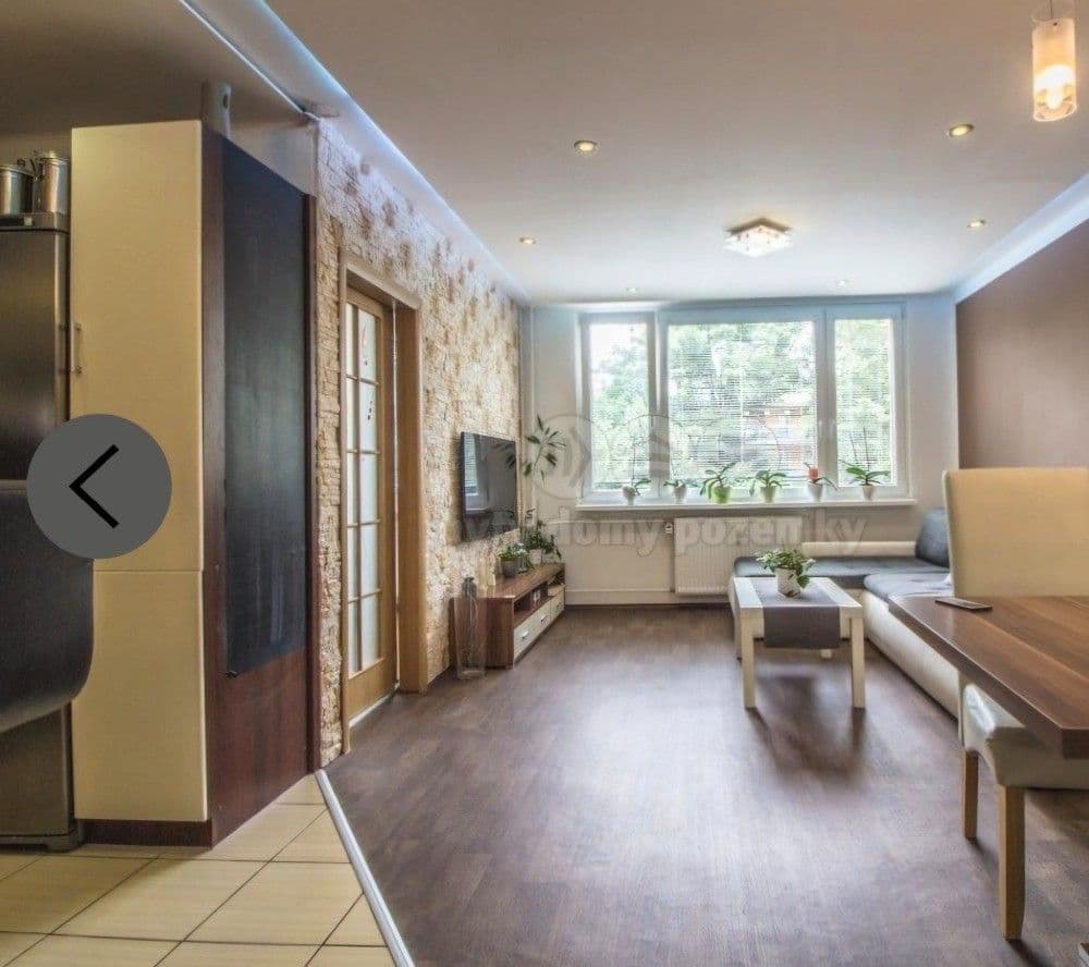 Prenájom bytu 4-izbový 70 m², V Lázních, Jesenice, Středočeský kraj Prenájom bytu 4-izbový 70 m², V Lázních, Jesenice, Středočeský kraj