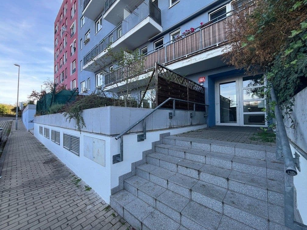Prenájom bytu 2-izbový 41 m², Novobohdalecká, Praha, Praha Prenájom bytu 2-izbový 41 m², Novobohdalecká, Praha, Praha