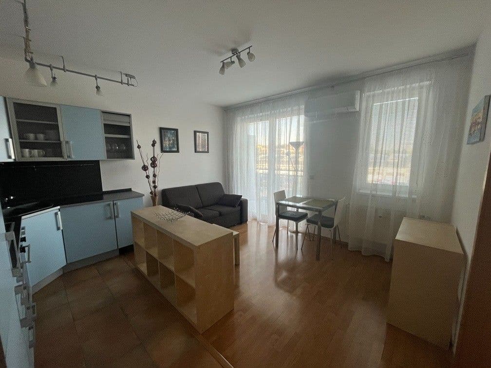Prenájom bytu 2-izbový 41 m², Novobohdalecká, Praha, Praha Prenájom bytu 2-izbový 41 m², Novobohdalecká, Praha, Praha