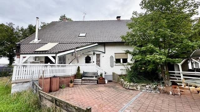 Predaj domu 216 m², pozemok 312 m², Heimstraße 29, Hirschaid, Bavorsko Predaj domu 216 m², pozemok 312 m², Heimstraße 29, Hirschaid, Bavorsko