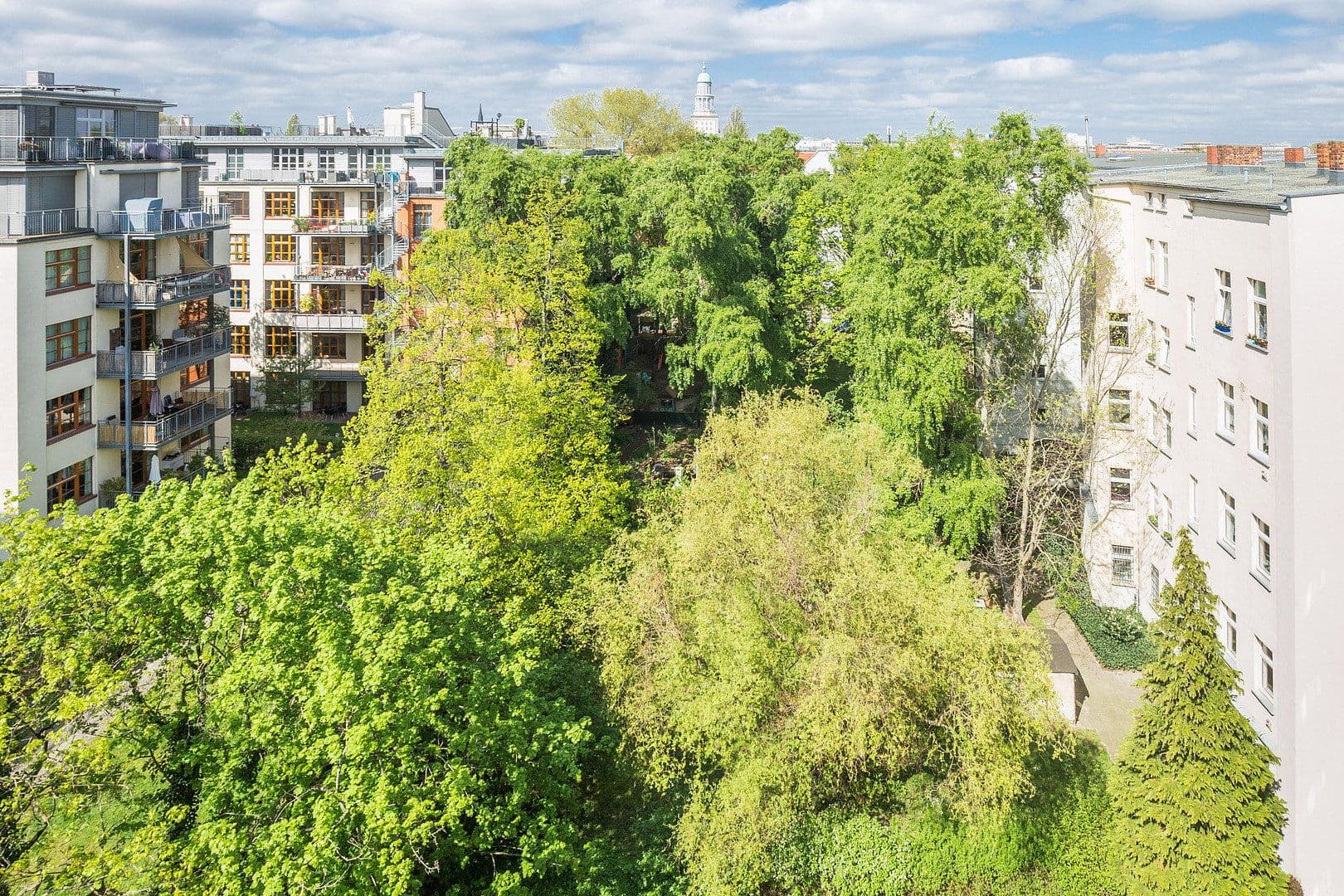Predaj bytu 3-izbový 78 m², Berlin, Berlín Predaj bytu 3-izbový 78 m², Berlin, Berlín