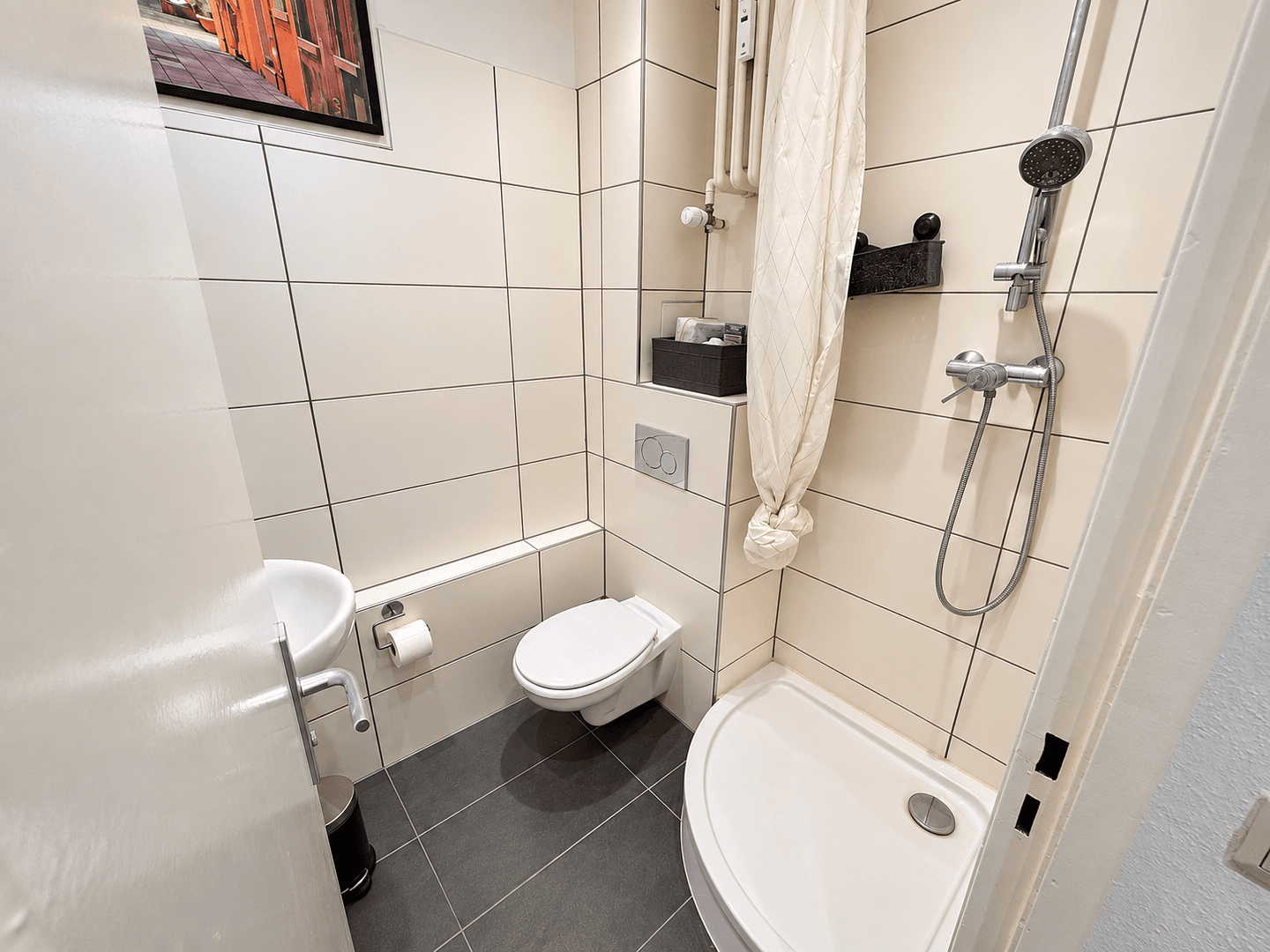 Prenájom bytu 1-izbový 34 m², Friedrichsruher Straße. 35, Berlin, Berlín Prenájom bytu 1-izbový 34 m², Friedrichsruher Straße. 35, Berlin, Berlín