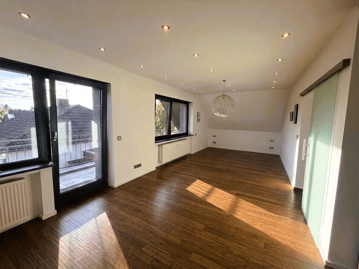 Predaj domu 220 m², pozemok 757 m², Osburg, Porýnie-Falcko Predaj domu 220 m², pozemok 757 m², Osburg, Porýnie-Falcko