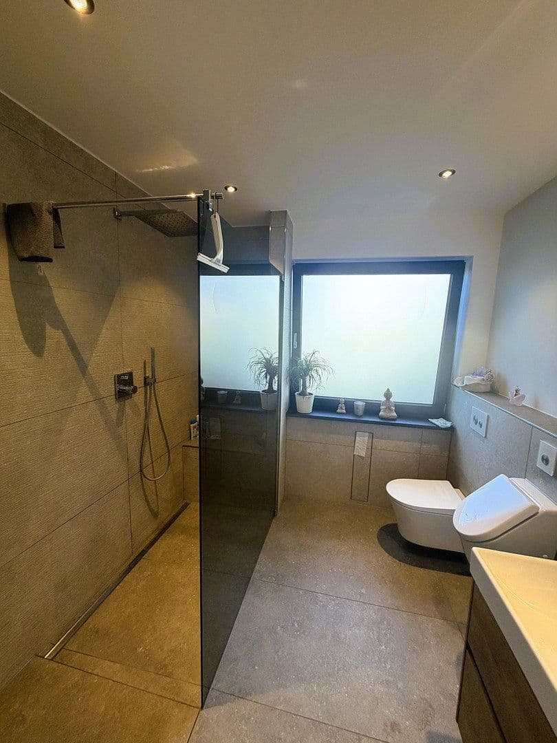 Predaj domu 220 m², pozemok 757 m², Osburg, Porýnie-Falcko Predaj domu 220 m², pozemok 757 m², Osburg, Porýnie-Falcko