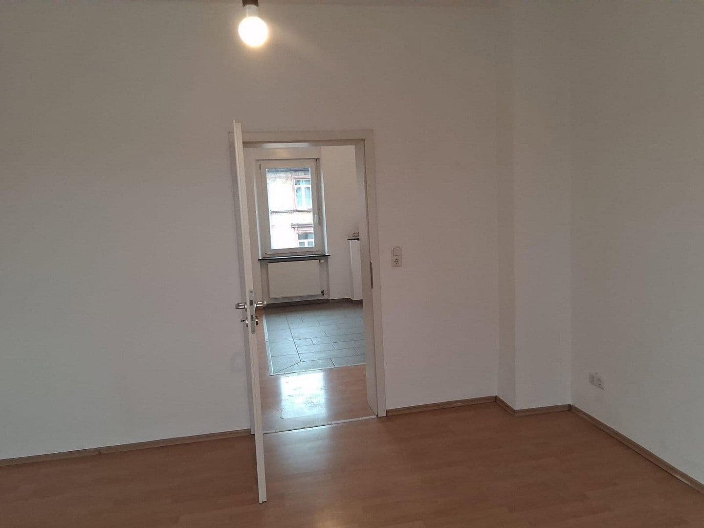 Prenájom bytu 3-izbový 75 m², Ludwigstrasse 42, Worms, Porýnie-Falcko Prenájom bytu 3-izbový 75 m², Ludwigstrasse 42, Worms, Porýnie-Falcko