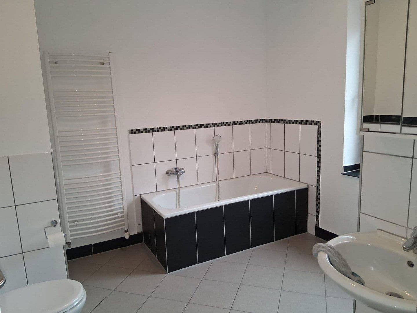 Prenájom bytu 3-izbový 75 m², Ludwigstrasse 42, Worms, Porýnie-Falcko Prenájom bytu 3-izbový 75 m², Ludwigstrasse 42, Worms, Porýnie-Falcko