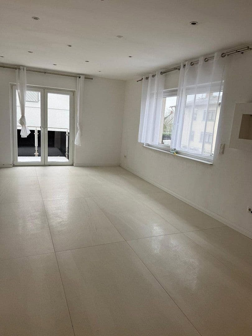 Prenájom bytu 3-izbový 90 m², Mittelweg, Pohlheim, Hesensko Prenájom bytu 3-izbový 90 m², Mittelweg, Pohlheim, Hesensko