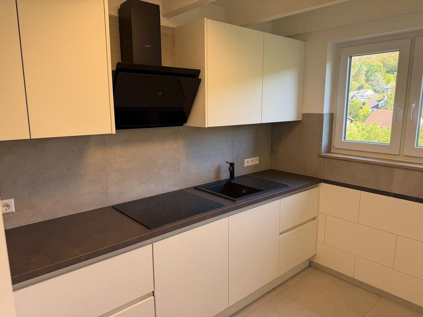 Prenájom bytu 5-izbový 92 m², In der Heinrichsburg 13, Mosbach, Bádensko-Wurttembersko Prenájom bytu 5-izbový 92 m², In der Heinrichsburg 13, Mosbach, Bádensko-Wurttembersko