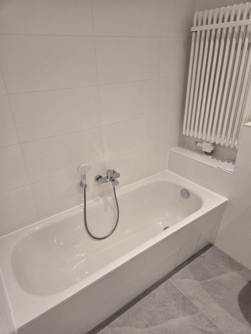 Prenájom bytu 3-izbový 84 m², Bütower Str. 34, Berlin, Berlín Prenájom bytu 3-izbový 84 m², Bütower Str. 34, Berlin, Berlín