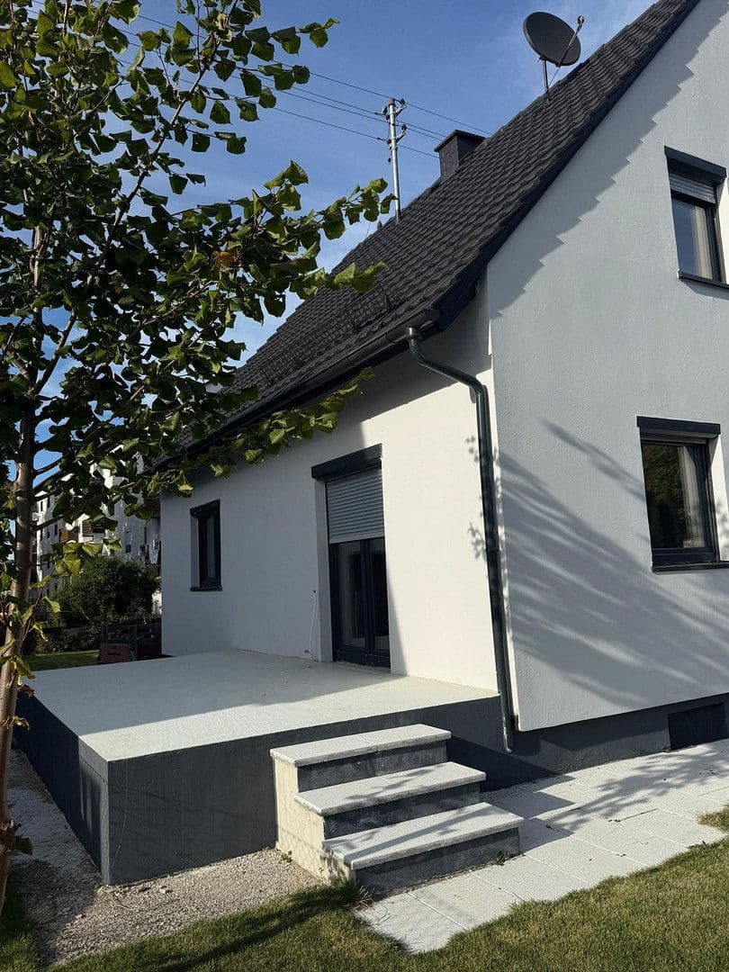 Predaj domu 120 m², pozemok 527 m², Dr. Rau Str. 27, Leipheim, Bavorsko Predaj domu 120 m², pozemok 527 m², Dr. Rau Str. 27, Leipheim, Bavorsko