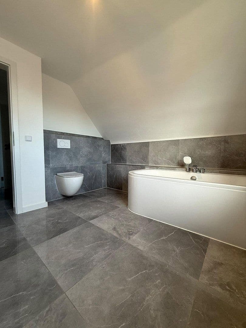 Predaj domu 120 m², pozemok 527 m², Dr. Rau Str. 27, Leipheim, Bavorsko Predaj domu 120 m², pozemok 527 m², Dr. Rau Str. 27, Leipheim, Bavorsko