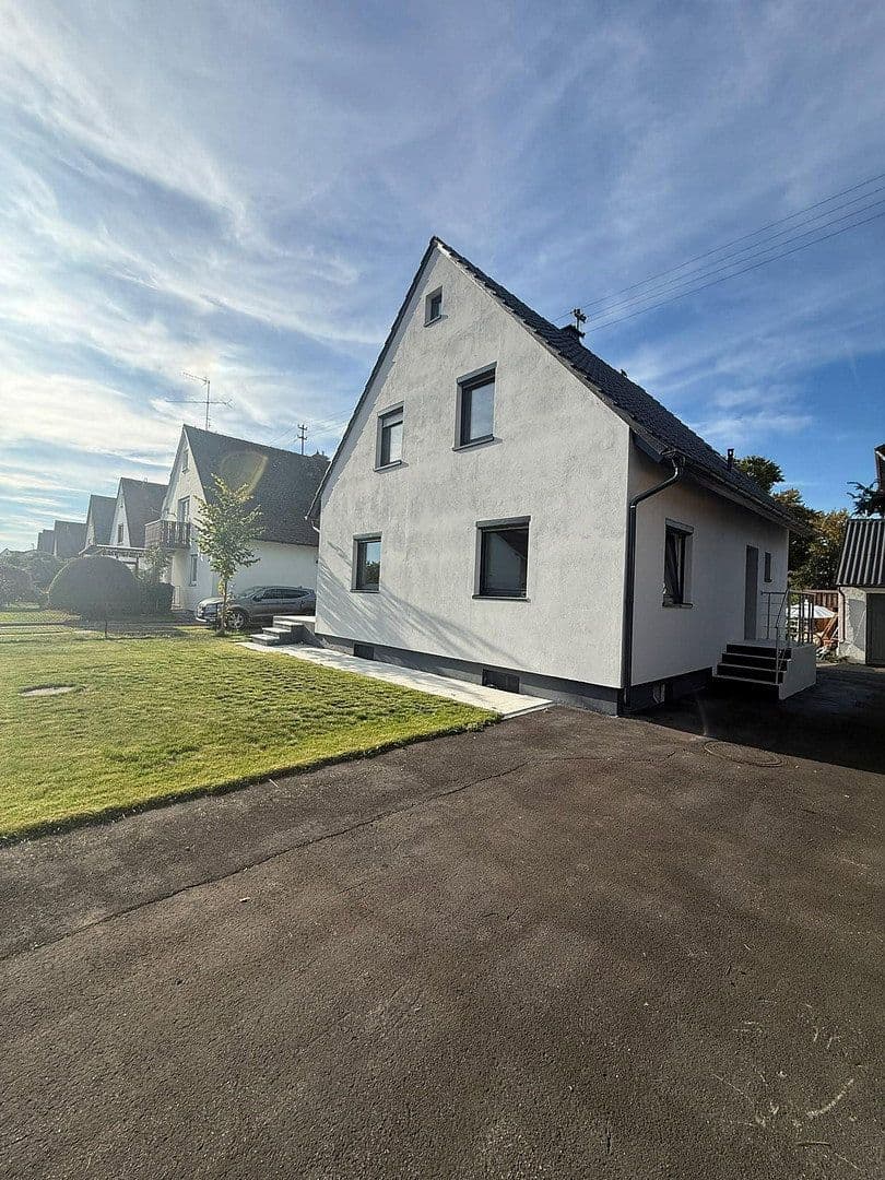 Predaj domu 120 m², pozemok 527 m², Dr. Rau Str. 27, Leipheim, Bavorsko Predaj domu 120 m², pozemok 527 m², Dr. Rau Str. 27, Leipheim, Bavorsko