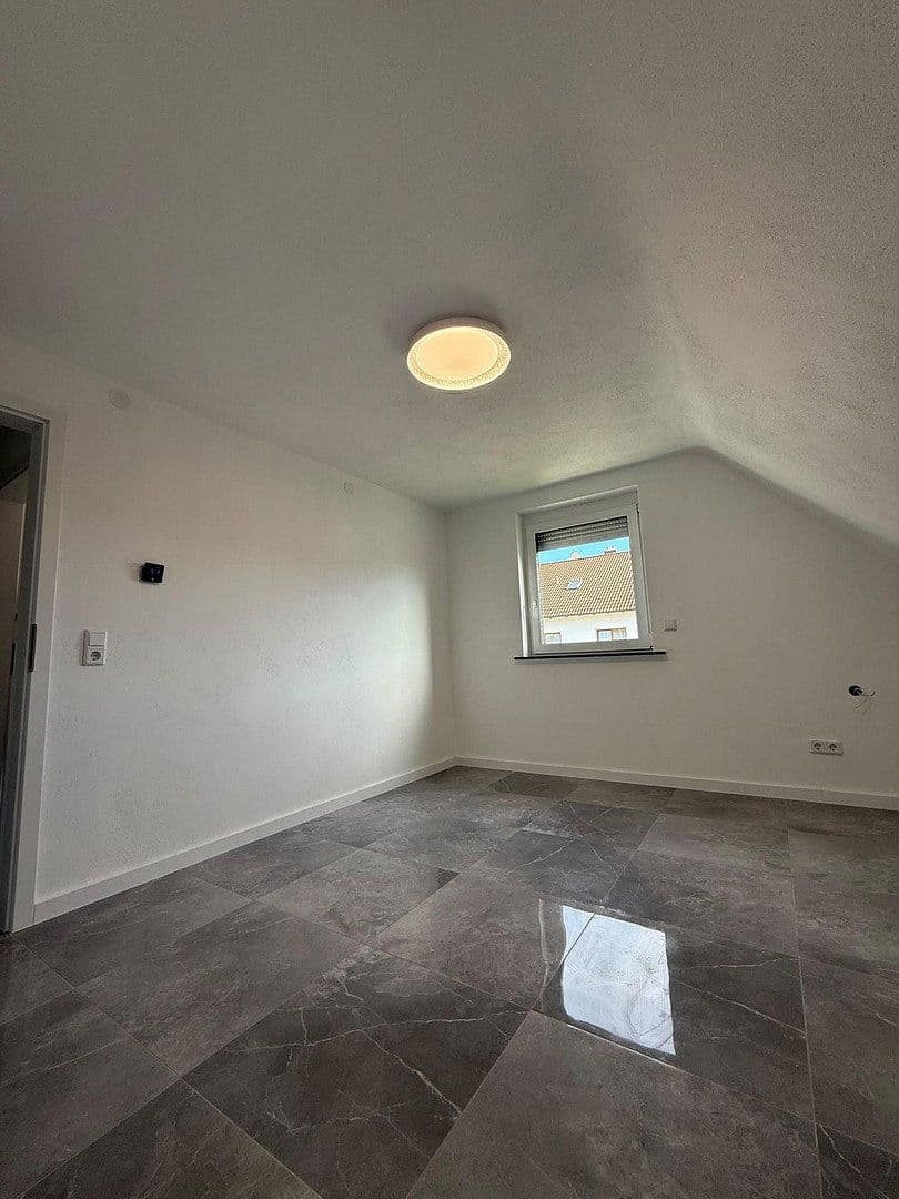 Predaj domu 120 m², pozemok 527 m², Dr. Rau Str. 27, Leipheim, Bavorsko Predaj domu 120 m², pozemok 527 m², Dr. Rau Str. 27, Leipheim, Bavorsko