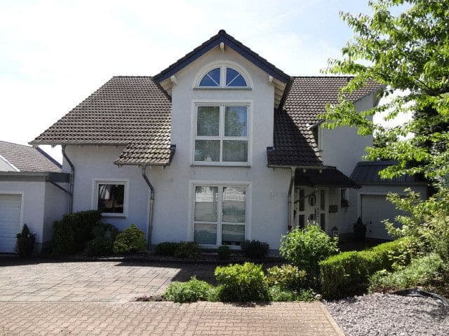 Predaj domu 228 m², pozemok 737 m², Fraunhoferstr. 9, Andernach, Porýnie-Falcko Predaj domu 228 m², pozemok 737 m², Fraunhoferstr. 9, Andernach, Porýnie-Falcko
