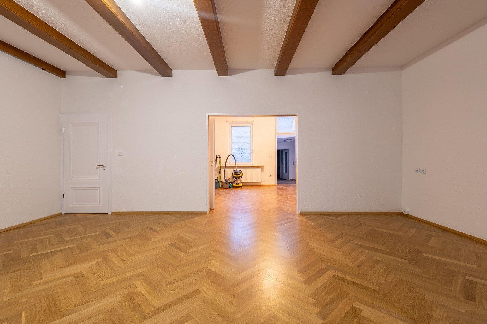 Prenájom bytu 4-izbový 148 m², Fürth, Bavorsko Prenájom bytu 4-izbový 148 m², Fürth, Bavorsko
