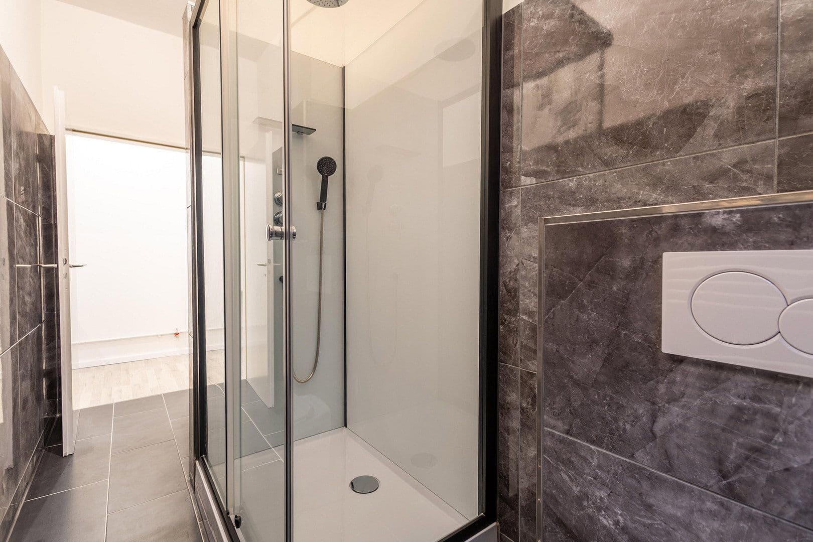 Prenájom bytu 4-izbový 148 m², Fürth, Bavorsko Prenájom bytu 4-izbový 148 m², Fürth, Bavorsko