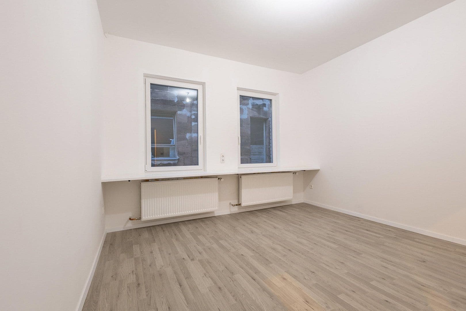 Prenájom bytu 4-izbový 148 m², Fürth, Bavorsko Prenájom bytu 4-izbový 148 m², Fürth, Bavorsko