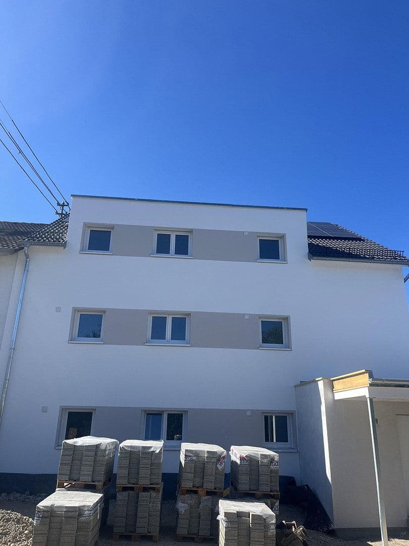Prenájom bytu 4-izbový 100 m², Spaichingen, Bádensko-Wurttembersko Prenájom bytu 4-izbový 100 m², Spaichingen, Bádensko-Wurttembersko