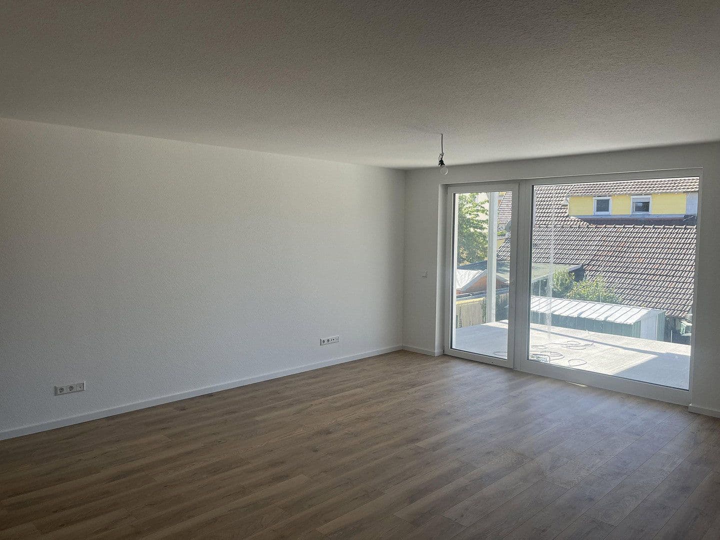 Prenájom bytu 4-izbový 100 m², Spaichingen, Bádensko-Wurttembersko Prenájom bytu 4-izbový 100 m², Spaichingen, Bádensko-Wurttembersko