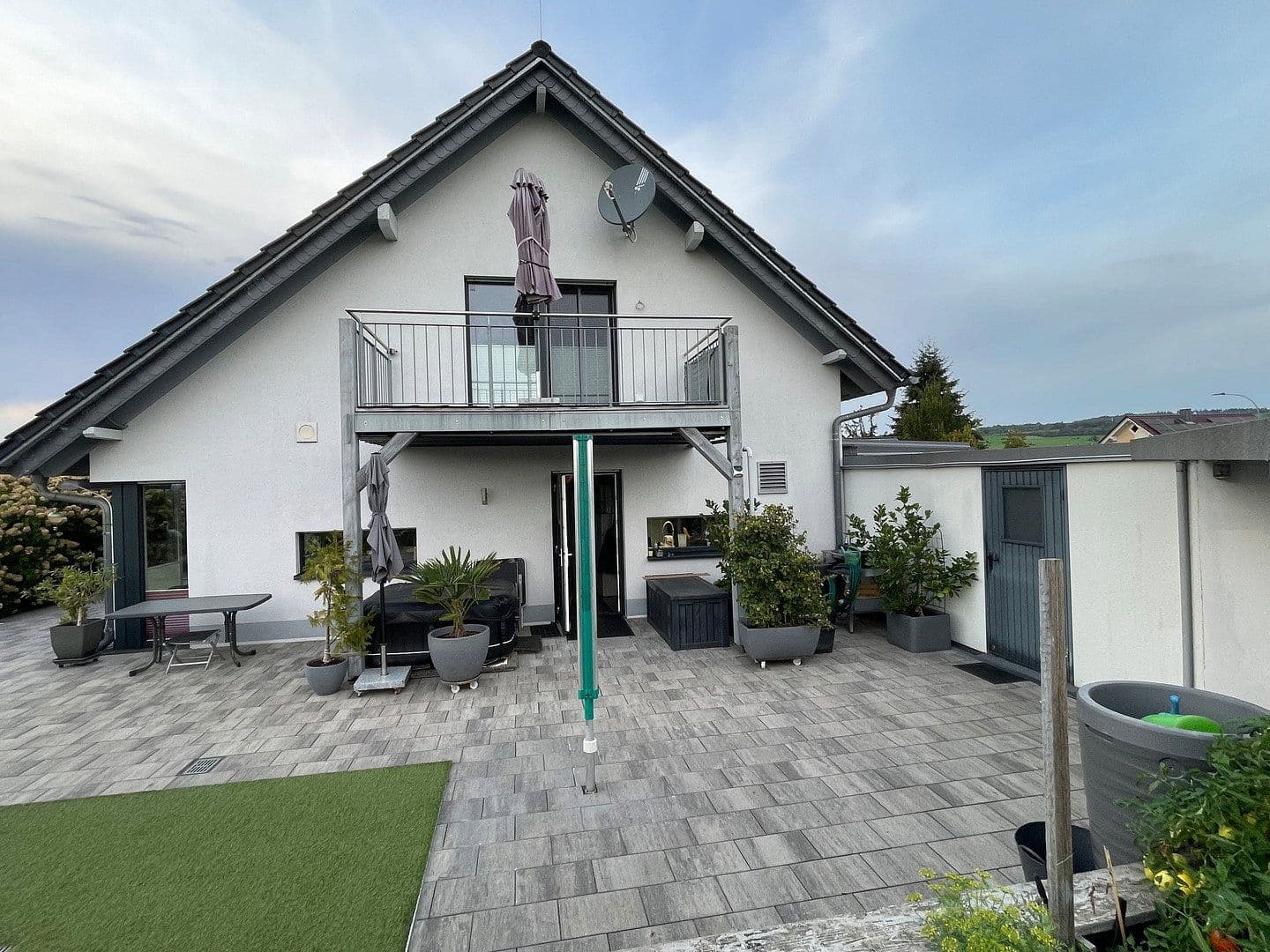 Predaj domu 145 m², pozemok 551 m², Schotten, Hesensko Predaj domu 145 m², pozemok 551 m², Schotten, Hesensko