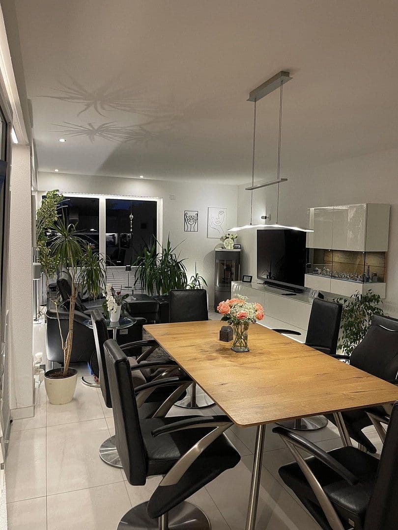 Predaj domu 145 m², pozemok 551 m², Schotten, Hesensko Predaj domu 145 m², pozemok 551 m², Schotten, Hesensko