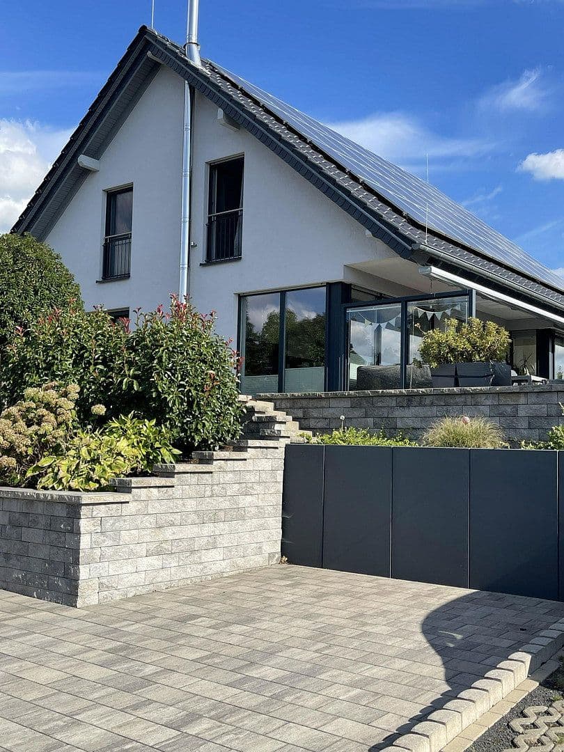 Predaj domu 145 m², pozemok 551 m², Schotten, Hesensko Predaj domu 145 m², pozemok 551 m², Schotten, Hesensko